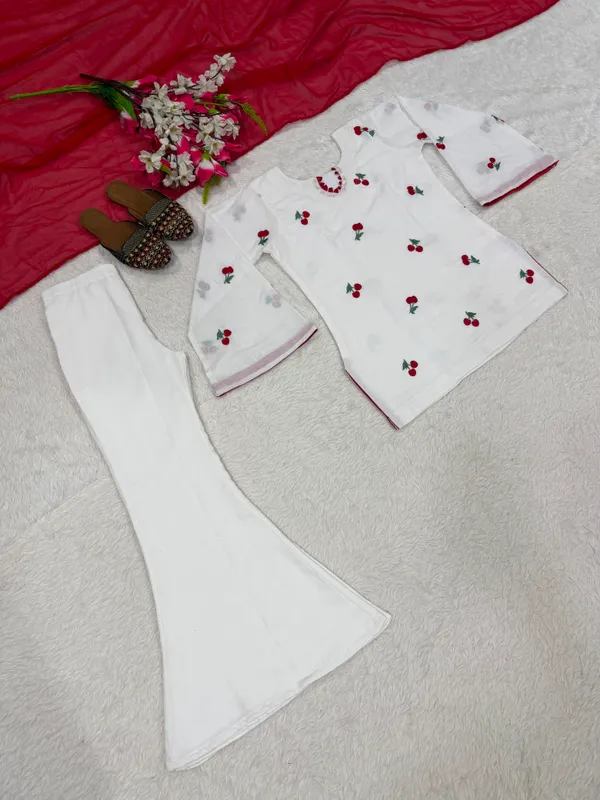Heavy_Cambric_Cotton_Embroidered_Party_Wear_Set