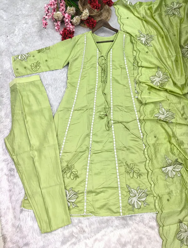 Heavy_Chanderi_Silk_Embroidered_Kurti_Set