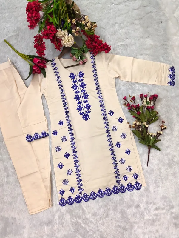 Heavy_Chanderi_Silk_Embroidered_Kurti_Set