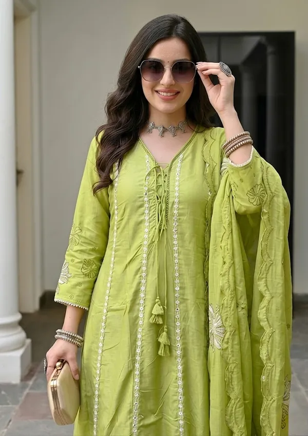 Heavy_Chanderi_Silk_Embroidered_Kurti_Set