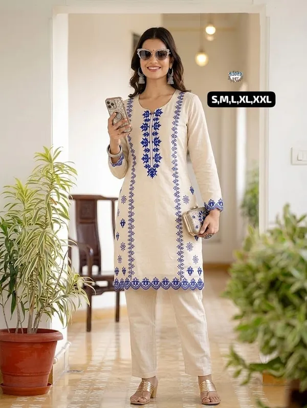 Heavy_Chanderi_Silk_Embroidered_Kurti_Set