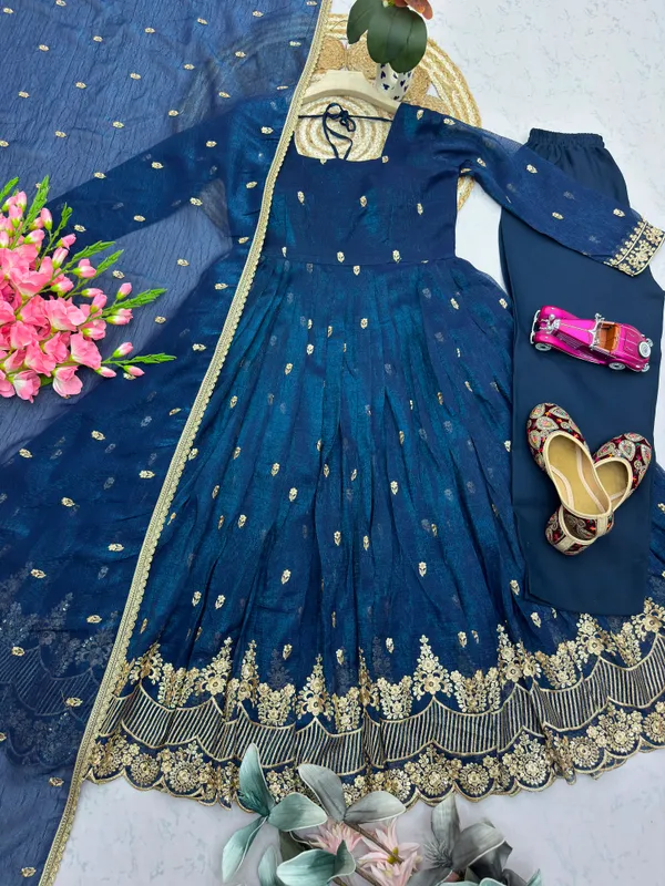 Heavy_Crunchy_Silk_Embroidery_Party_Wear_Gown_Set