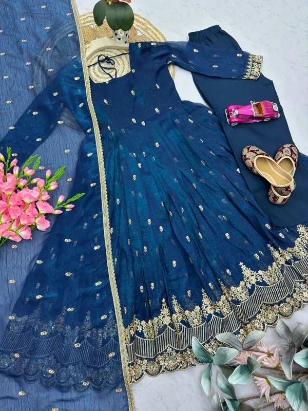 Heavy_Crunchy_Silk_Embroidery_Party_Wear_Gown_Set