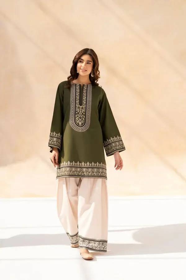 Heavy_Natural_Silk_Embroidered_3-Piece_Suit_Set