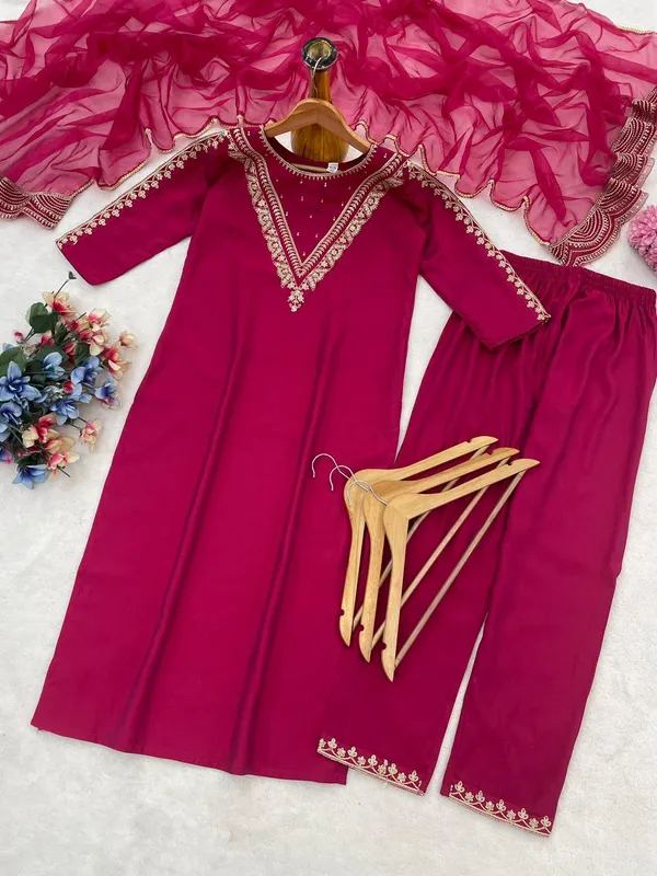 Heavy_Roman_Embroidered_Suit_Set