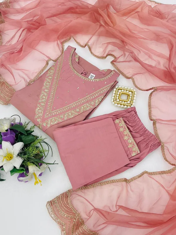 Heavy_Roman_Embroidered_Suit_Set