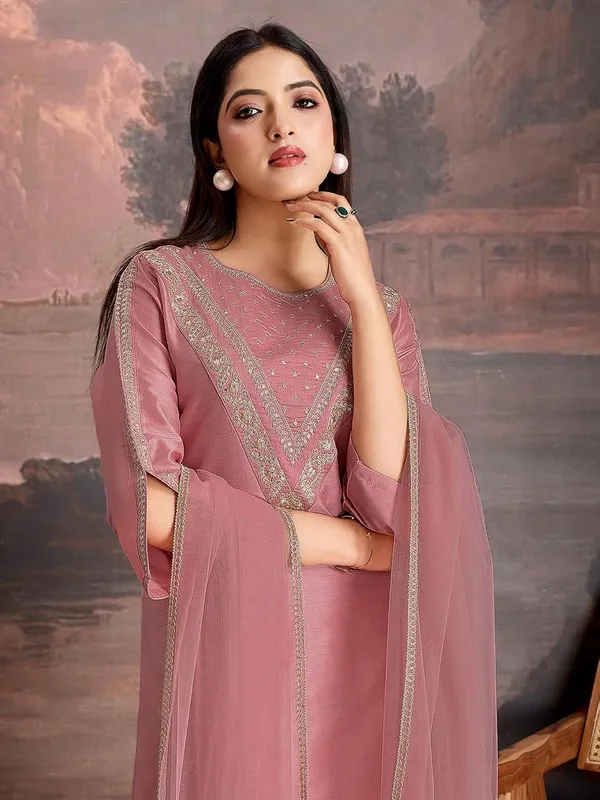 Heavy_Roman_Embroidered_Suit_Set