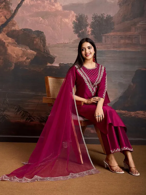 Heavy_Roman_Embroidered_Suit_Set