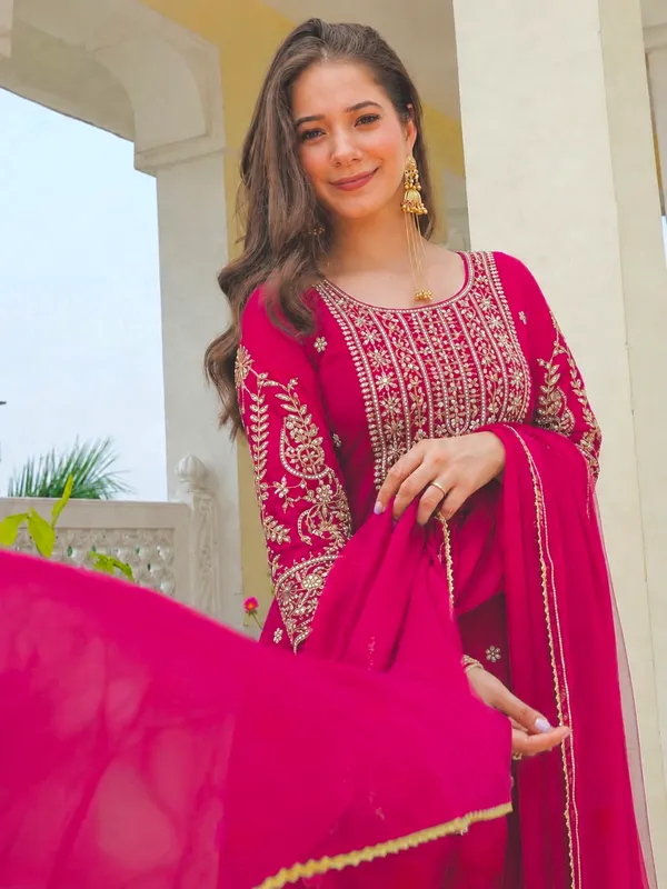 Heavy_Roman_Shimar_Embroidery_Top_Pent_Dupatta_Set