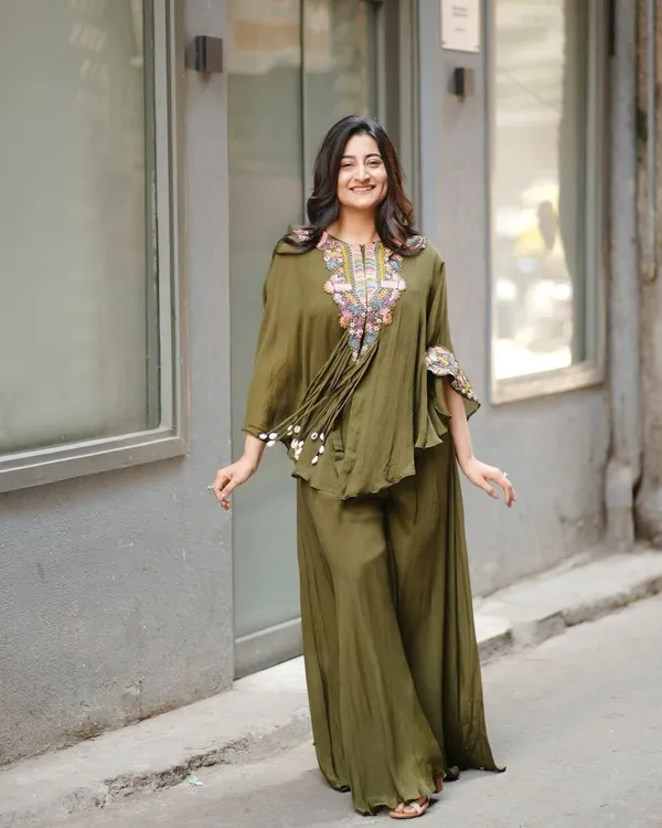 Indo-Western_Sequence_Embroidered_3-Piece_Set