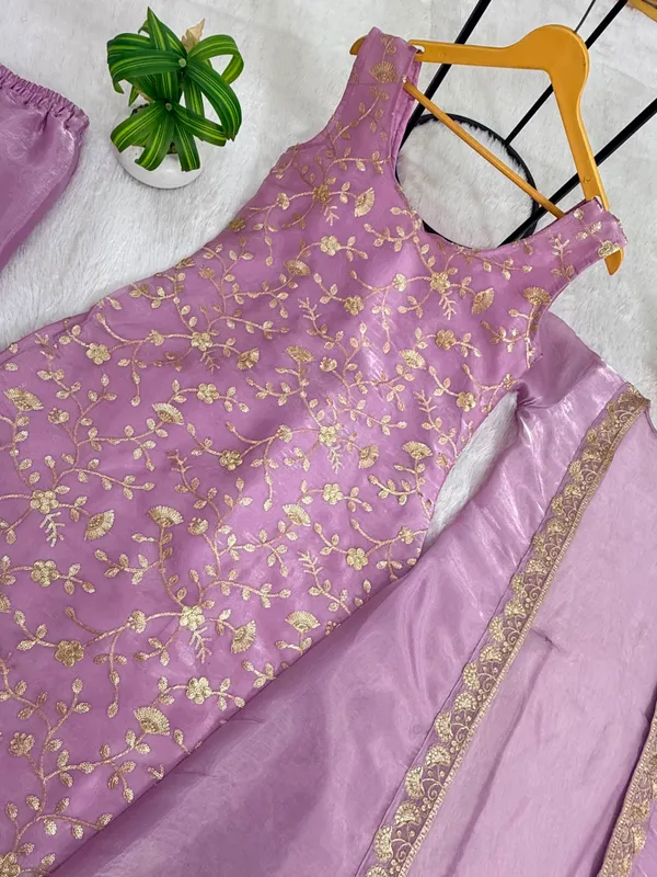 Jimmy_Silk_Heavy_Embroidery_Kurti_Koti_Plazzo_Set