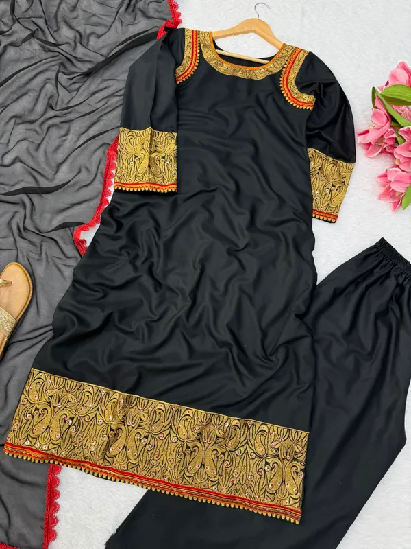 Kashmiri-style_3-Piece_Tunic_with_Palzoo_and_Dupatta