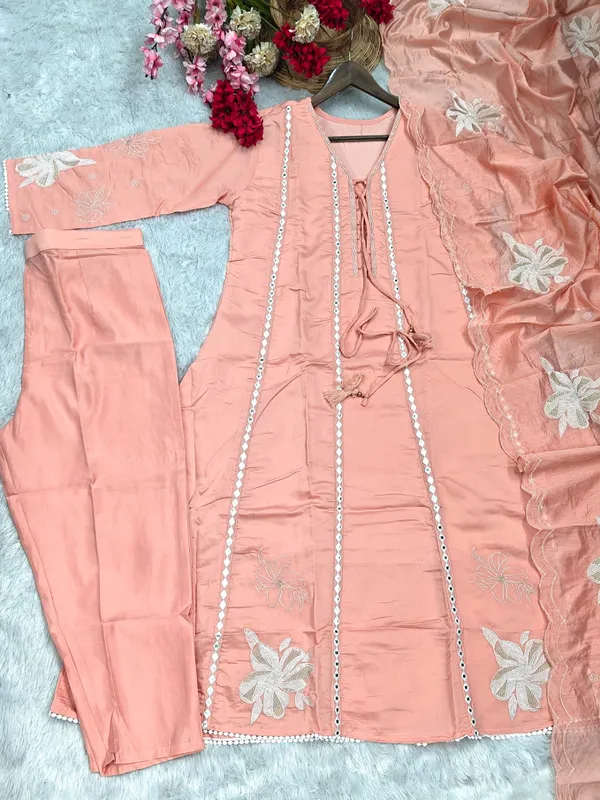 Heavy_Chanderi_Silk_Embroidered_Kurti_Set