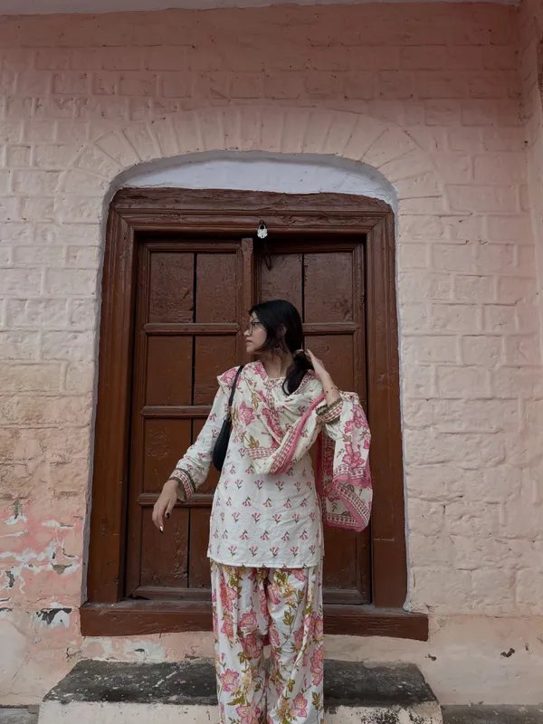 Maslin_Digital_Print_Top_Farshi_Pent_Dupatta_Set