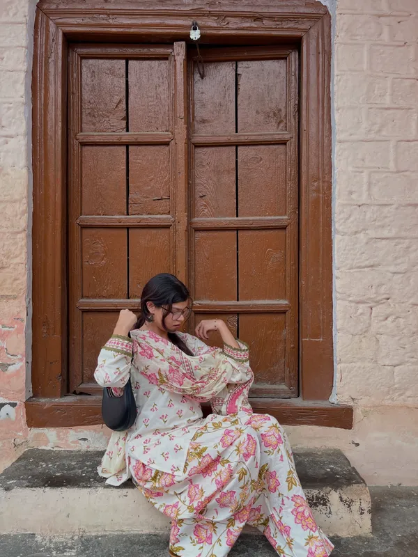 Maslin_Digital_Print_Top_Farshi_Pent_Dupatta_Set
