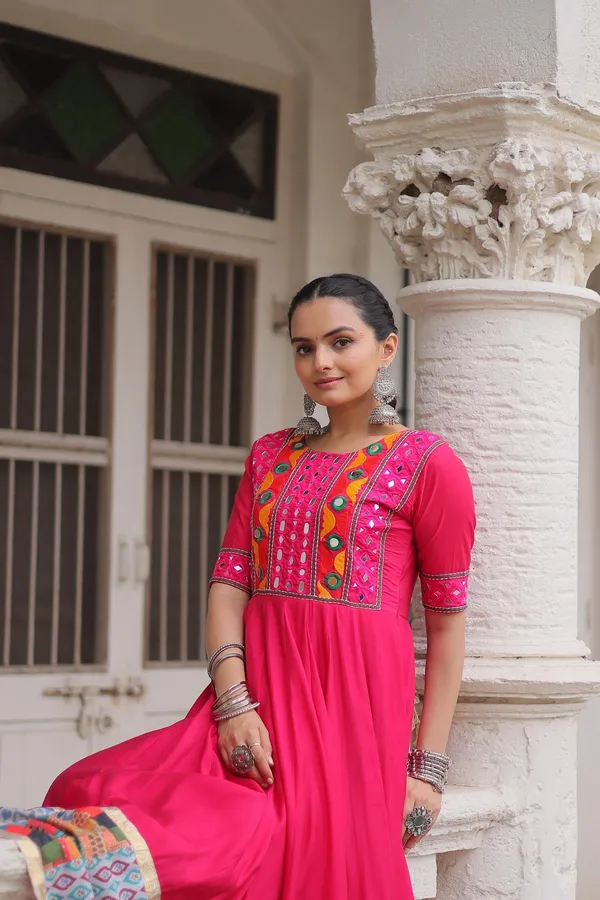 Navratri_Gown_Collection
