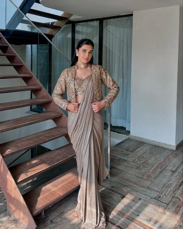 Premium_Chinon_Silk_Ready-to-Wear_Lehenga_Saree_Set_with_Jacket