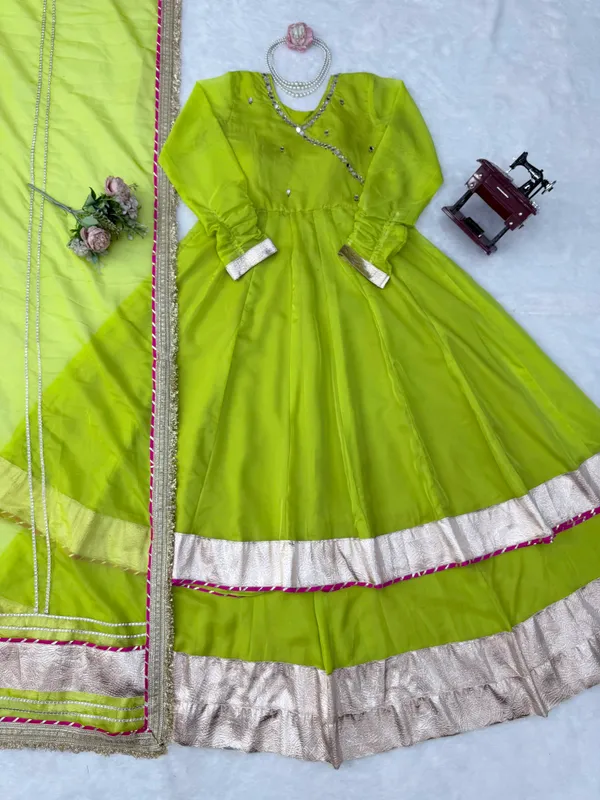 Premium_Elegance_Tabby_Organza_Silk_Anarkali_Set