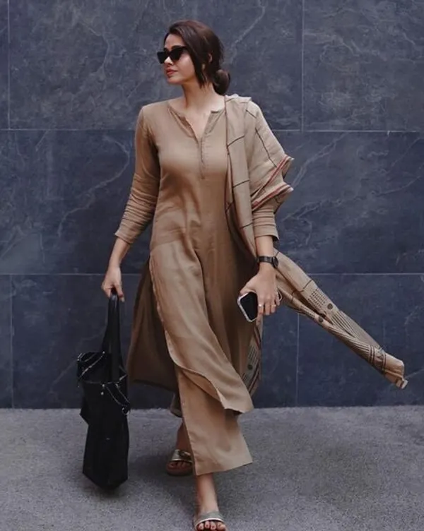 Premium_Feel_Kurta_Set_with_Dupatta