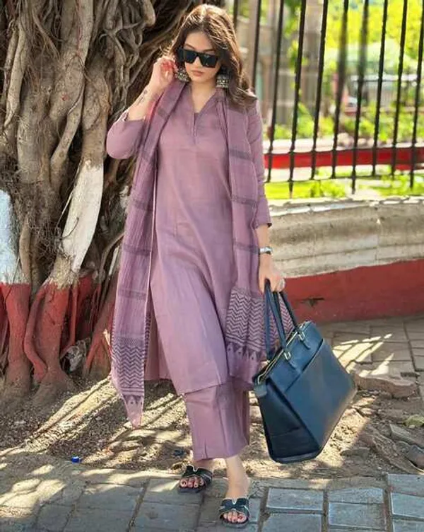 Premium_Feel_Kurta_Set_with_Dupatta