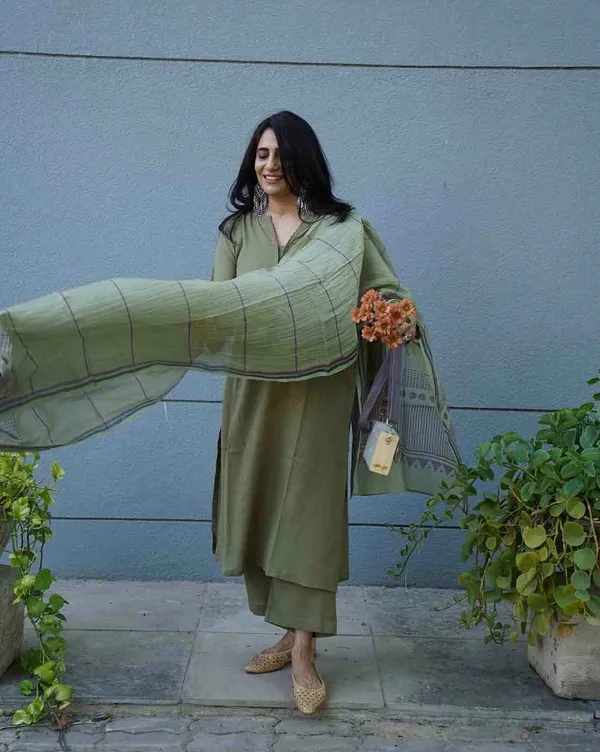 Premium_Feel_Kurta_Set_with_Dupatta