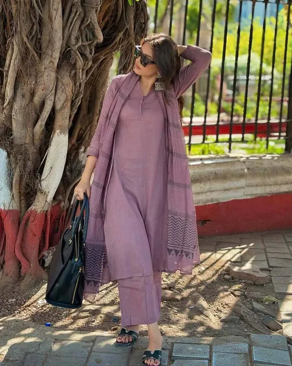 Premium_Feel_Kurta_Set_with_Dupatta