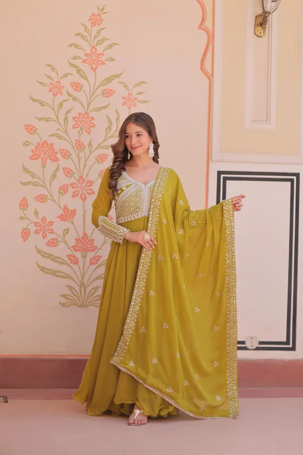 Premium_Readymade_Gown_Dupatta_Set
