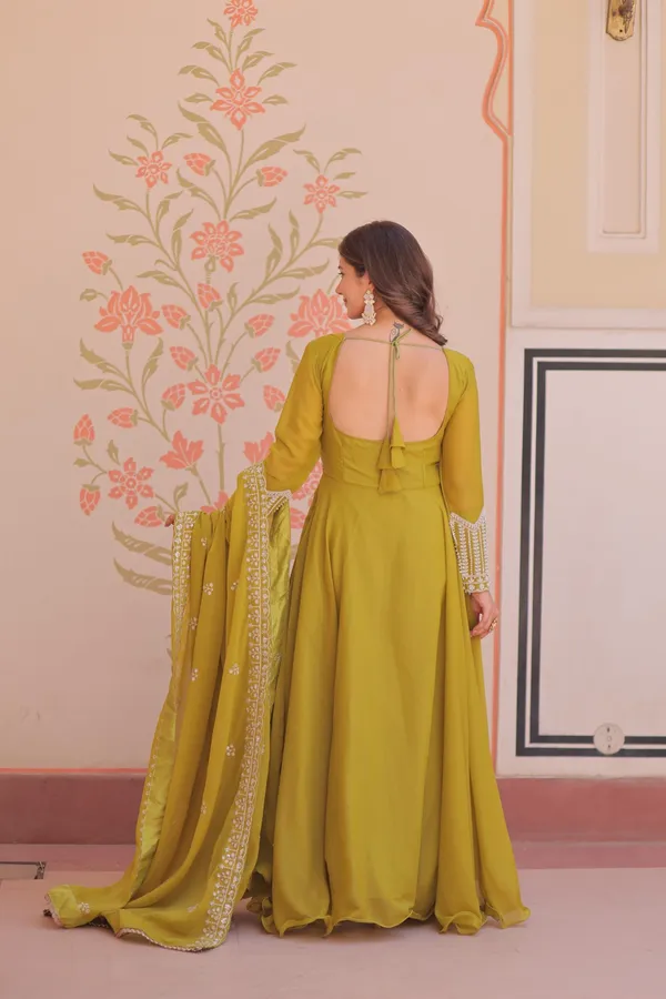 Premium_Readymade_Gown_Dupatta_Set