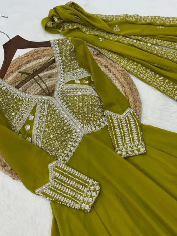 Premium_Readymade_Gown_Dupatta_Set