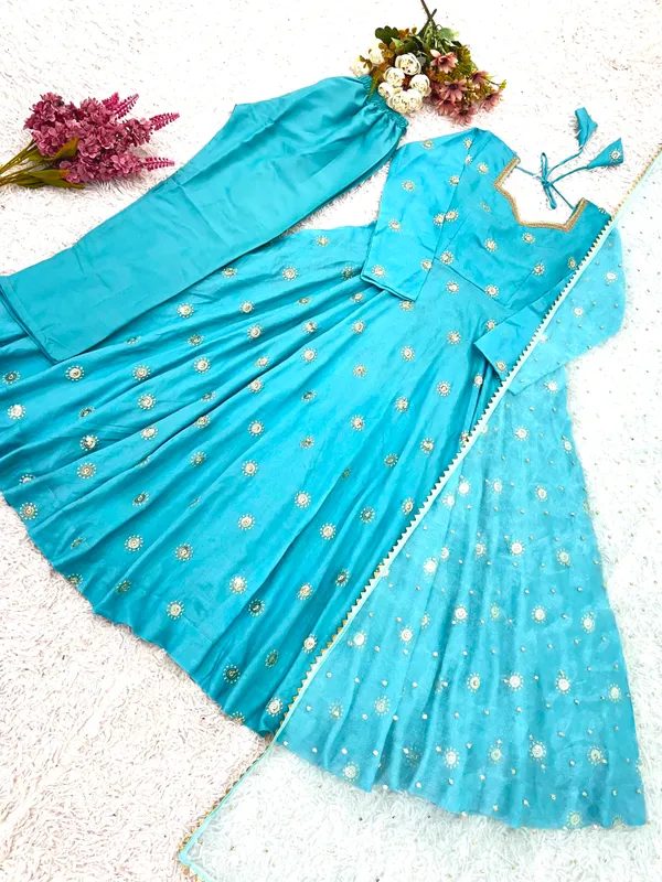 Premium_Showroom_Quality_Gown_Set