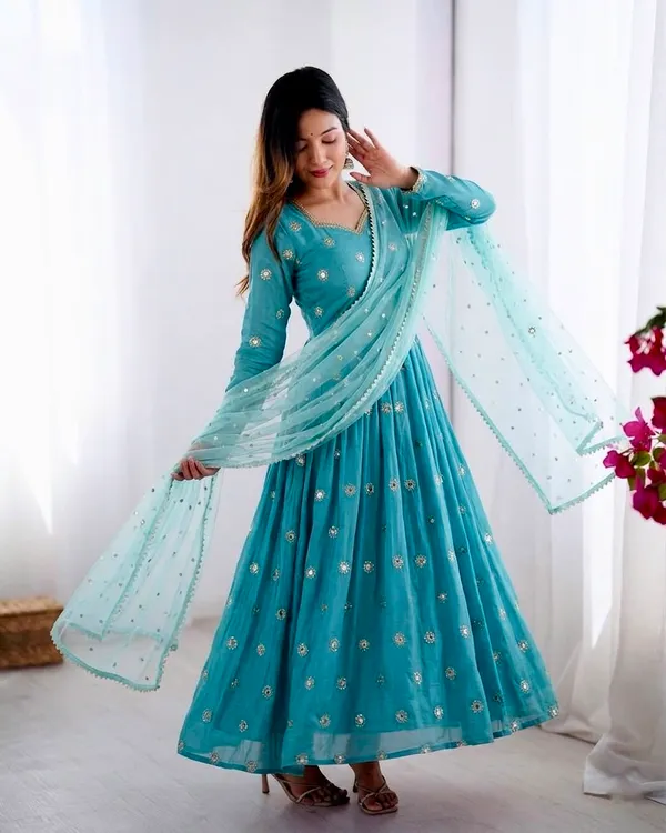 Premium_Showroom_Quality_Gown_Set