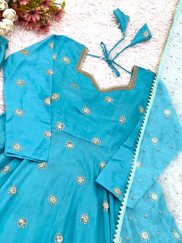 Premium_Showroom_Quality_Gown_Set