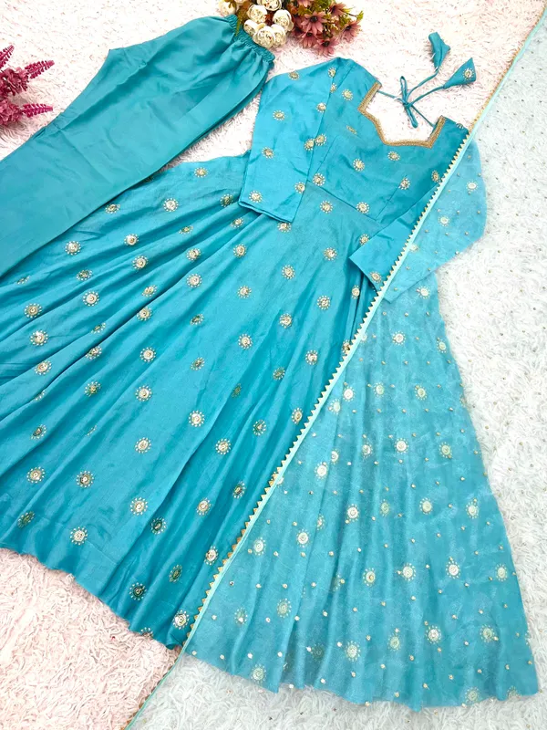Premium_Showroom_Quality_Gown_Set