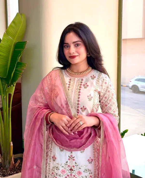 Pur_Gmy_Silk_Heavy_Embroidery_Top_Plazzo_Dupatta_Set