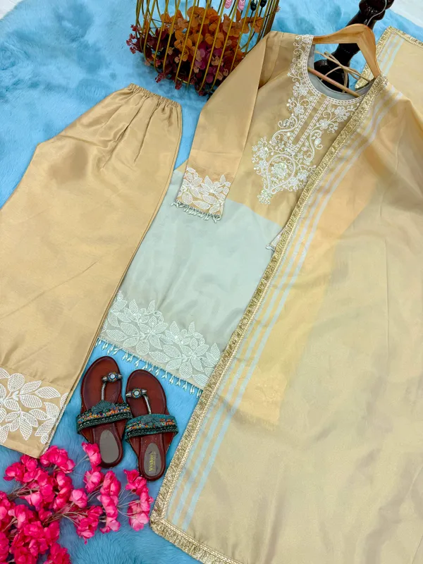 Pure_Dual_Tone_Banarasi_Silk_Top_Plazzo_Set