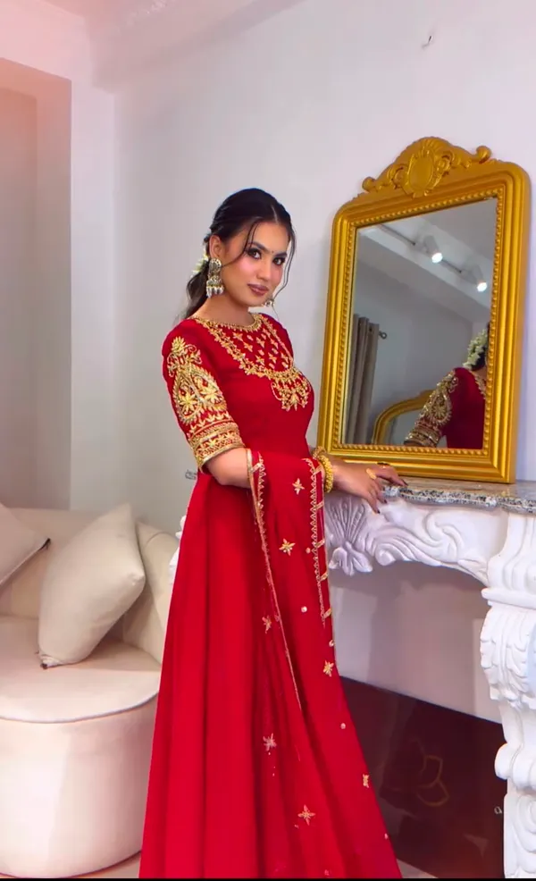 Pure_Fox_Georgette_Embroidered_Gown_Pent_Dupatta_Set