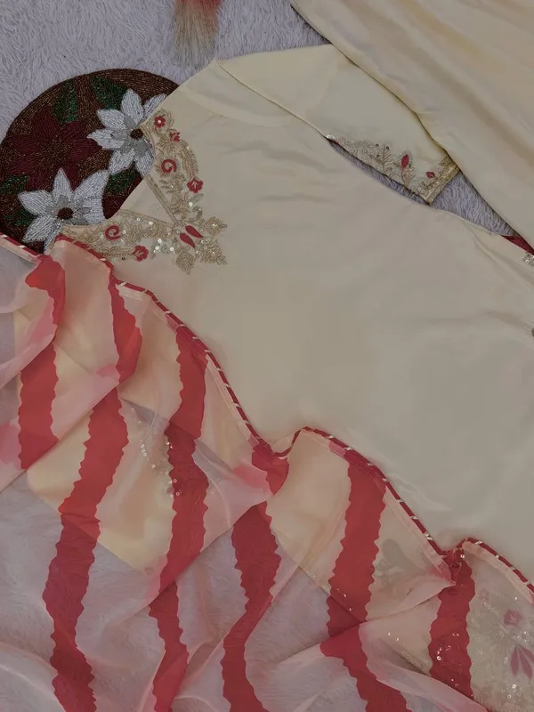 Pure_Natural_Creape_Silk_Embroidered_Top_Plazzo_Dupatta_Set