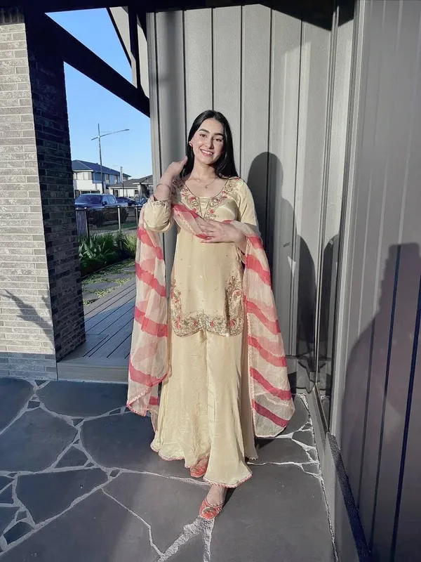 Pure_Natural_Creape_Silk_Embroidered_Top_Plazzo_Dupatta_Set