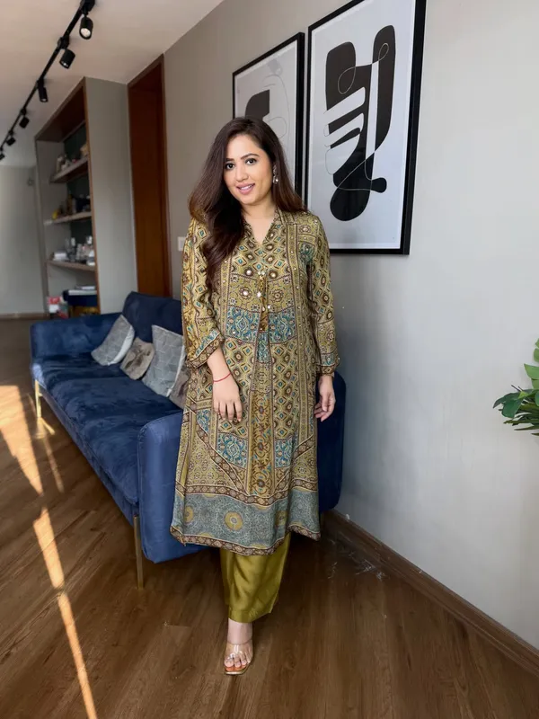 Pure_Natural_Crepe_Ajrakh_Print_Mirror_Work_Cord_Set