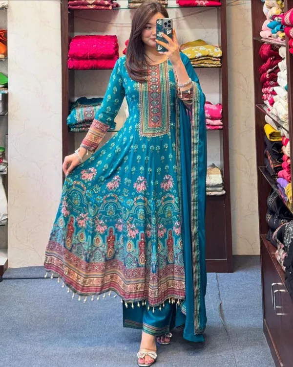 Rajasthani_Full_Anarkali_Set_with_Mirror_&_Hand_Work