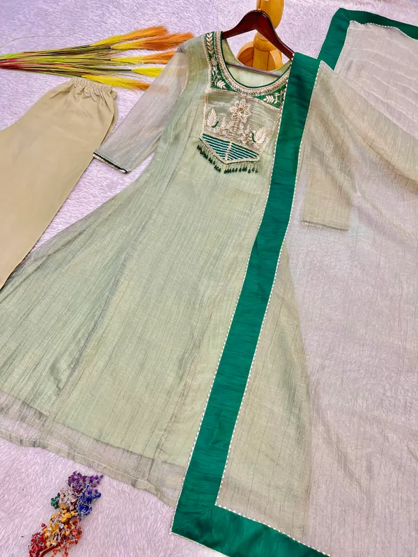 Rakhi_Special_A-Line_3_Pieces_Kurta_Set