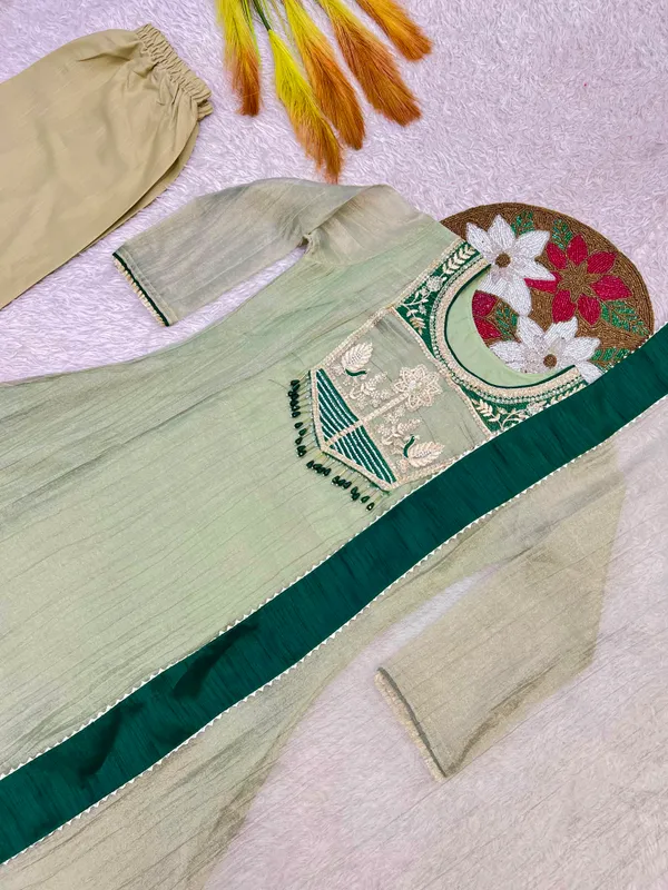 Rakhi_Special_A-Line_3_Pieces_Kurta_Set