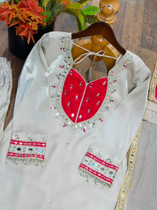 Roman_Glass_Real_Mirror_Work_Top_Plazzo_Dupatta_Set
