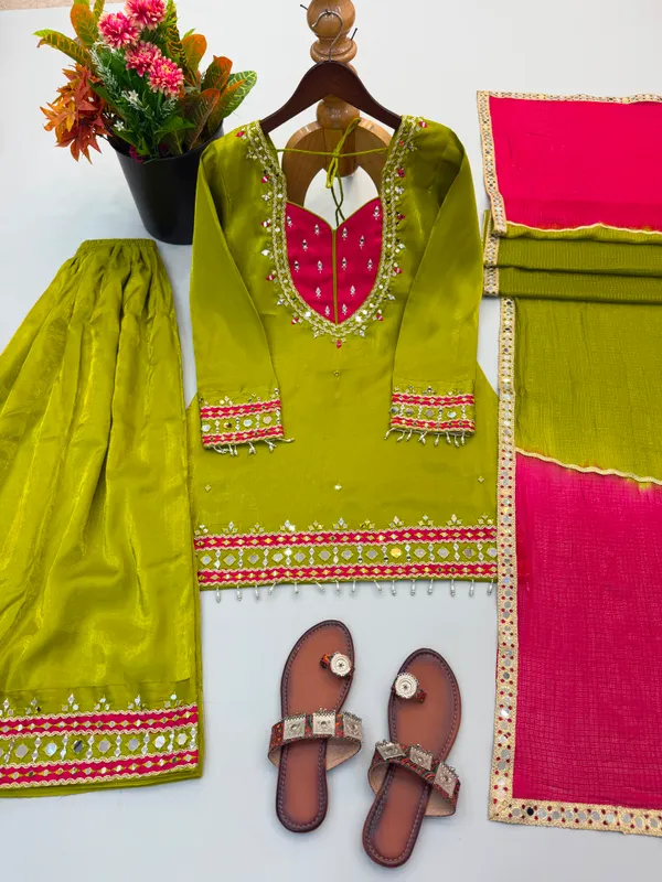 Roman_Glass_Real_Mirror_Work_Top_Plazzo_Dupatta_Set