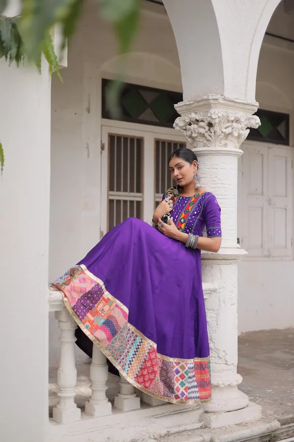 Roman_Mirror_Work_&_Maslin_Crochet_Print_Gown