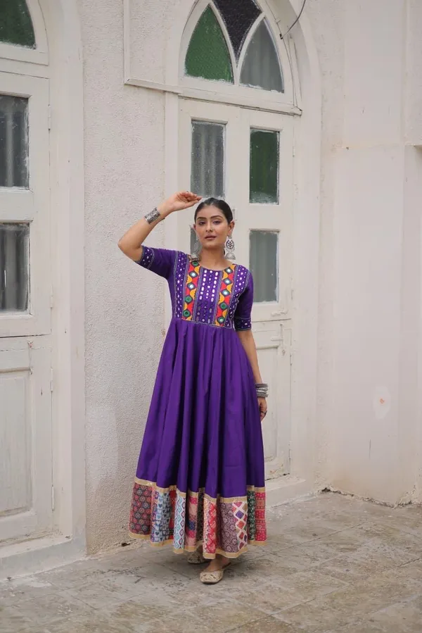 Roman_Mirror_Work_&_Maslin_Crochet_Print_Gown
