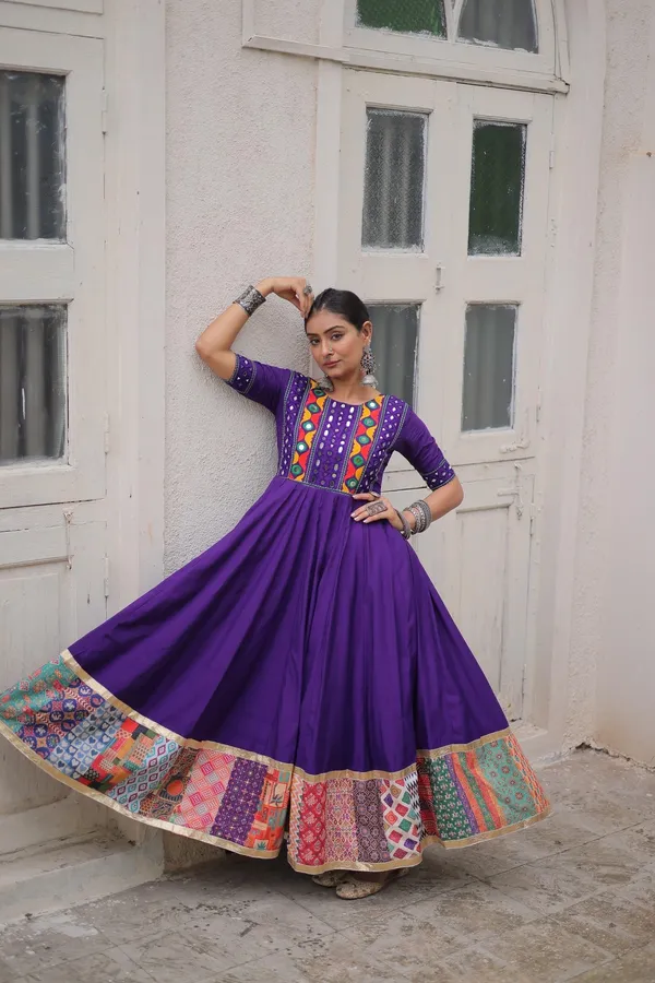 Roman_Mirror_Work_&_Maslin_Crochet_Print_Gown