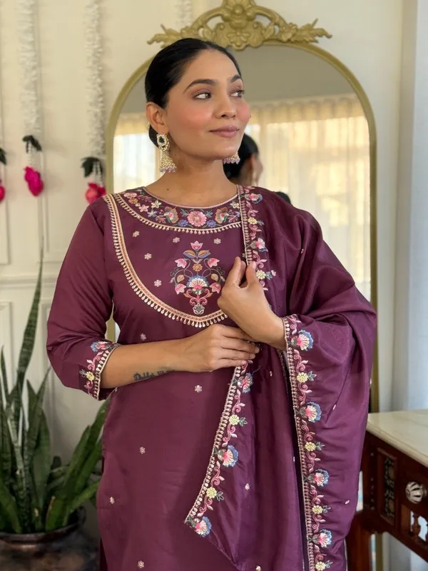 Stylish_Embroidered_Kurta_Set_with_Dupatta