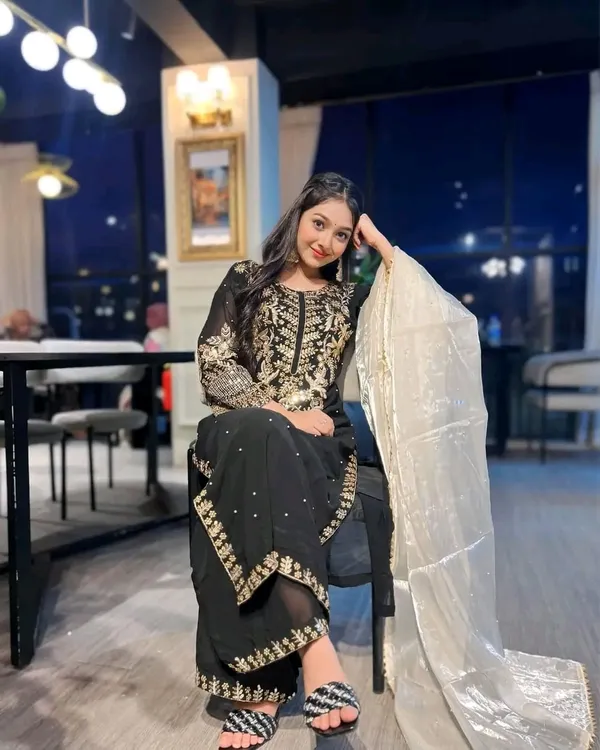 Stylish_Embroidered_Kurta_Set_with_Dupatta