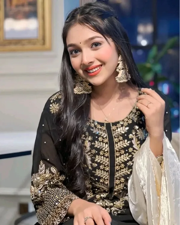 Stylish_Embroidered_Kurta_Set_with_Dupatta